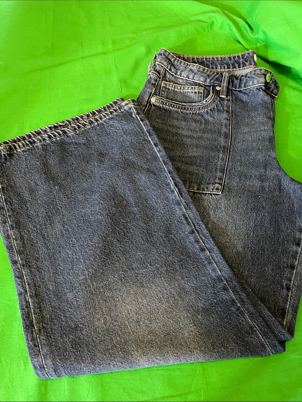 Forever 21 Black Wash Men’s Jeans